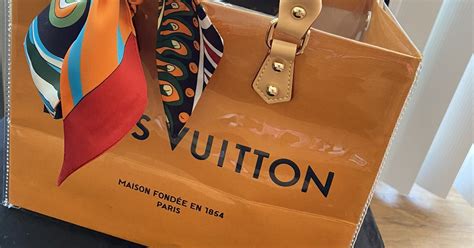 How to Make Social Media Post For LV Bag 